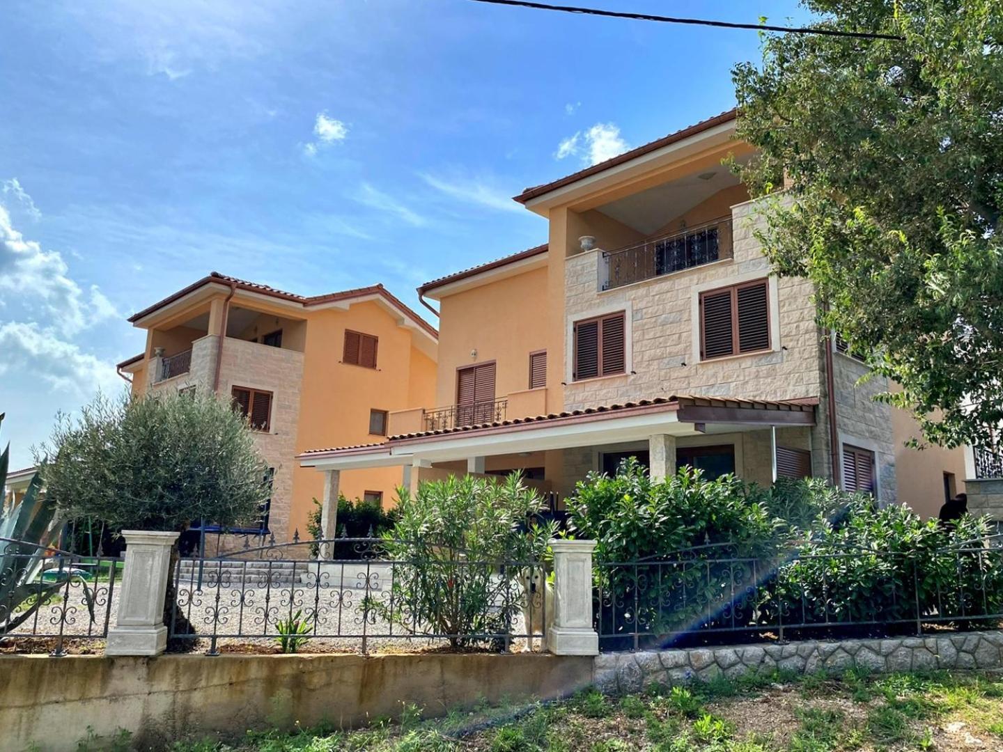 Rebeka Guest house 4*