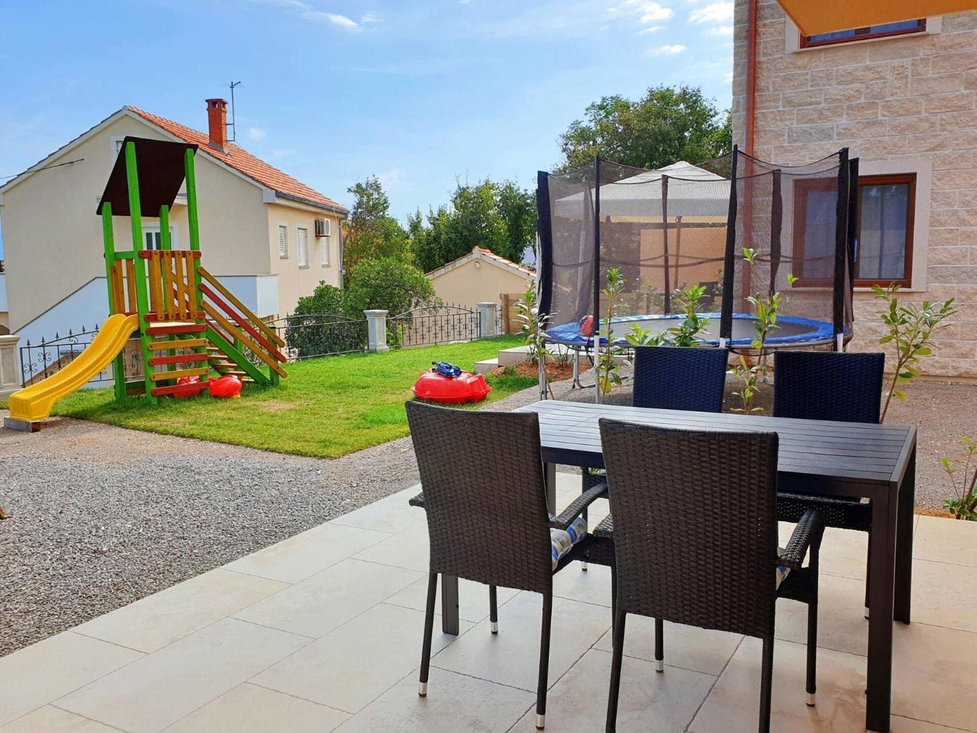 Guest house Rebeka 4*
